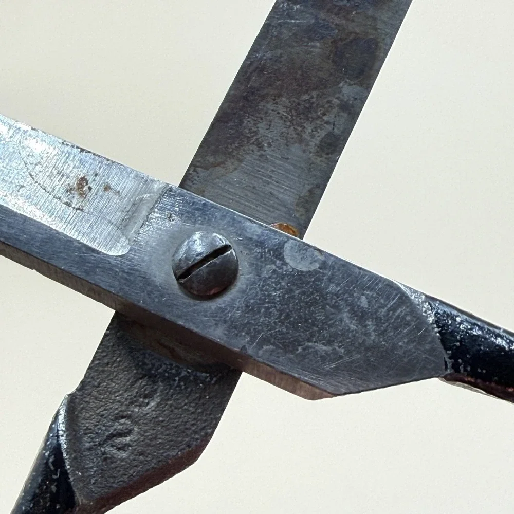Vintage Cast Iron Scissors 8